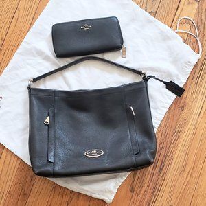Coach Handbag and Wallet Authentic Matching Set Sold Together in Good Condition